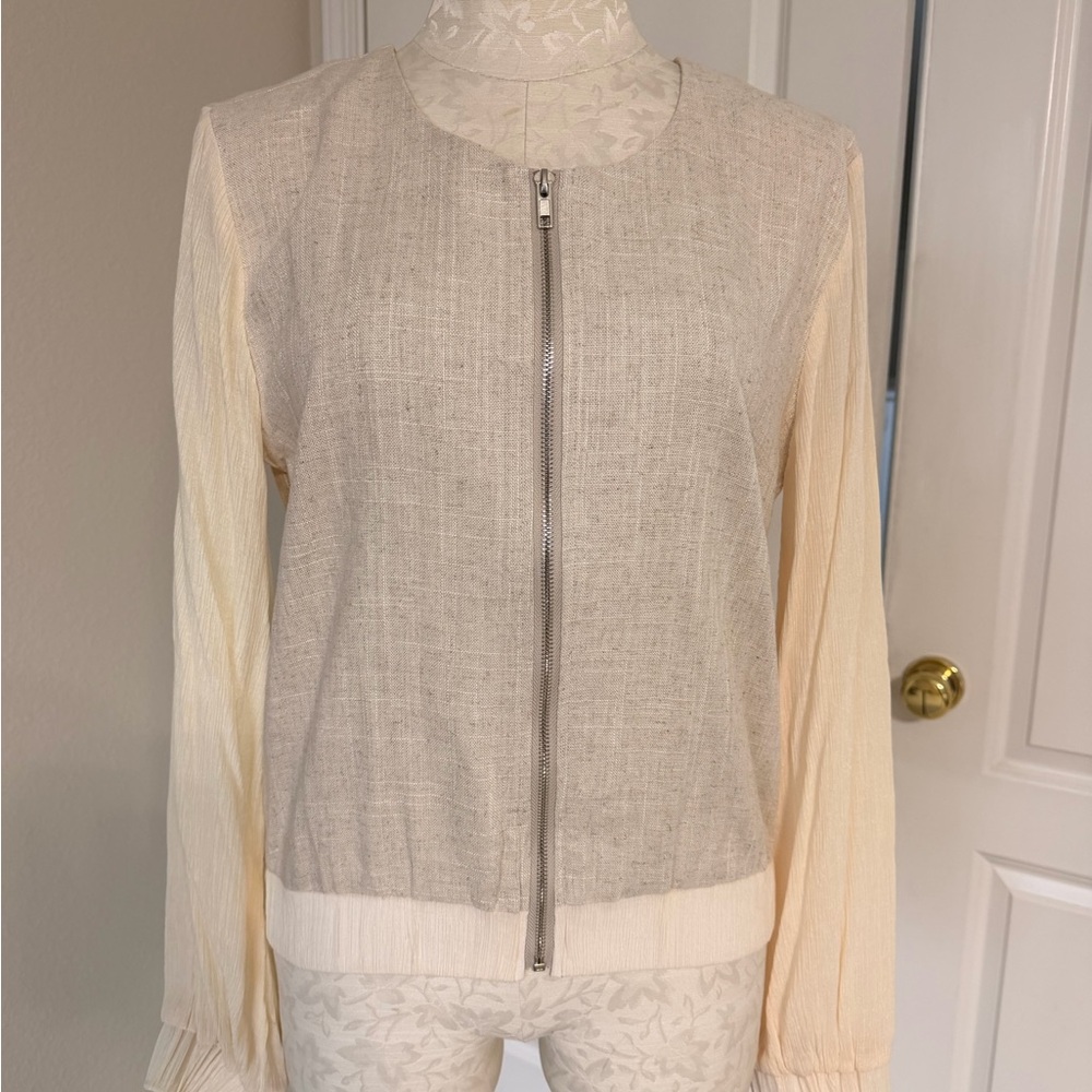 Elegant Beige Zip-Up Blazer